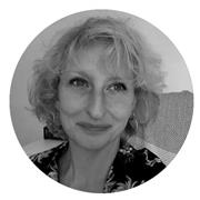 Utilisation des outils internet, des logiciels de bureautique, logiciels de graphisme : InDesign, Illustrator, Photoshop